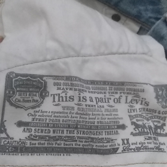 FINAL MARKDOWN LEVI’S 501 distressed denim shorts 28 waistline - Picture 13 of 15